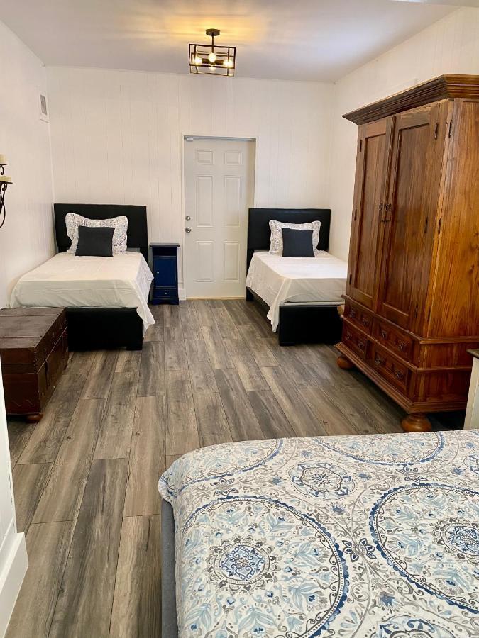 Casa Wellness Apartment Tamiami Bagian luar foto